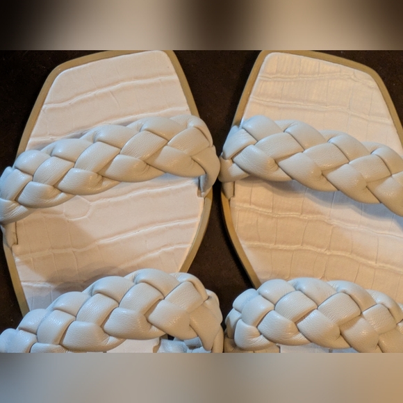 Dolce Vita Braided Flat Sandals. Size 7.5. - Picture 8 of 9